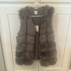 Grey Ellison faux fur vest size small